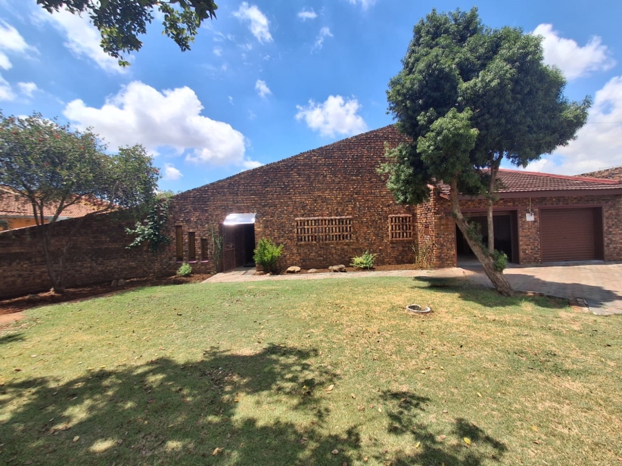 4 Bedroom Property for Sale in Riebeeckstad Free State